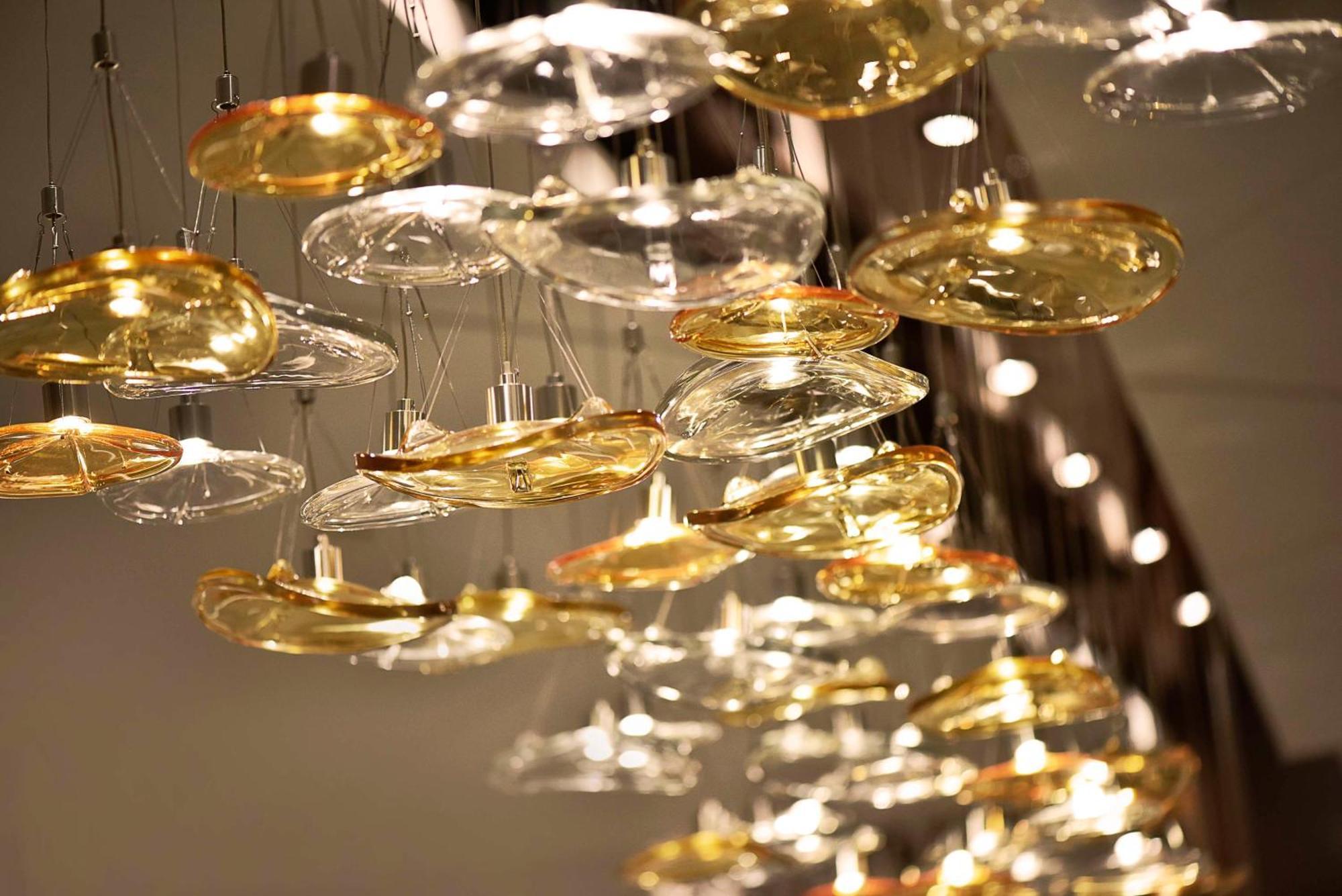 Hotel Hilton Bahrain Manama Exterior foto A chandelier